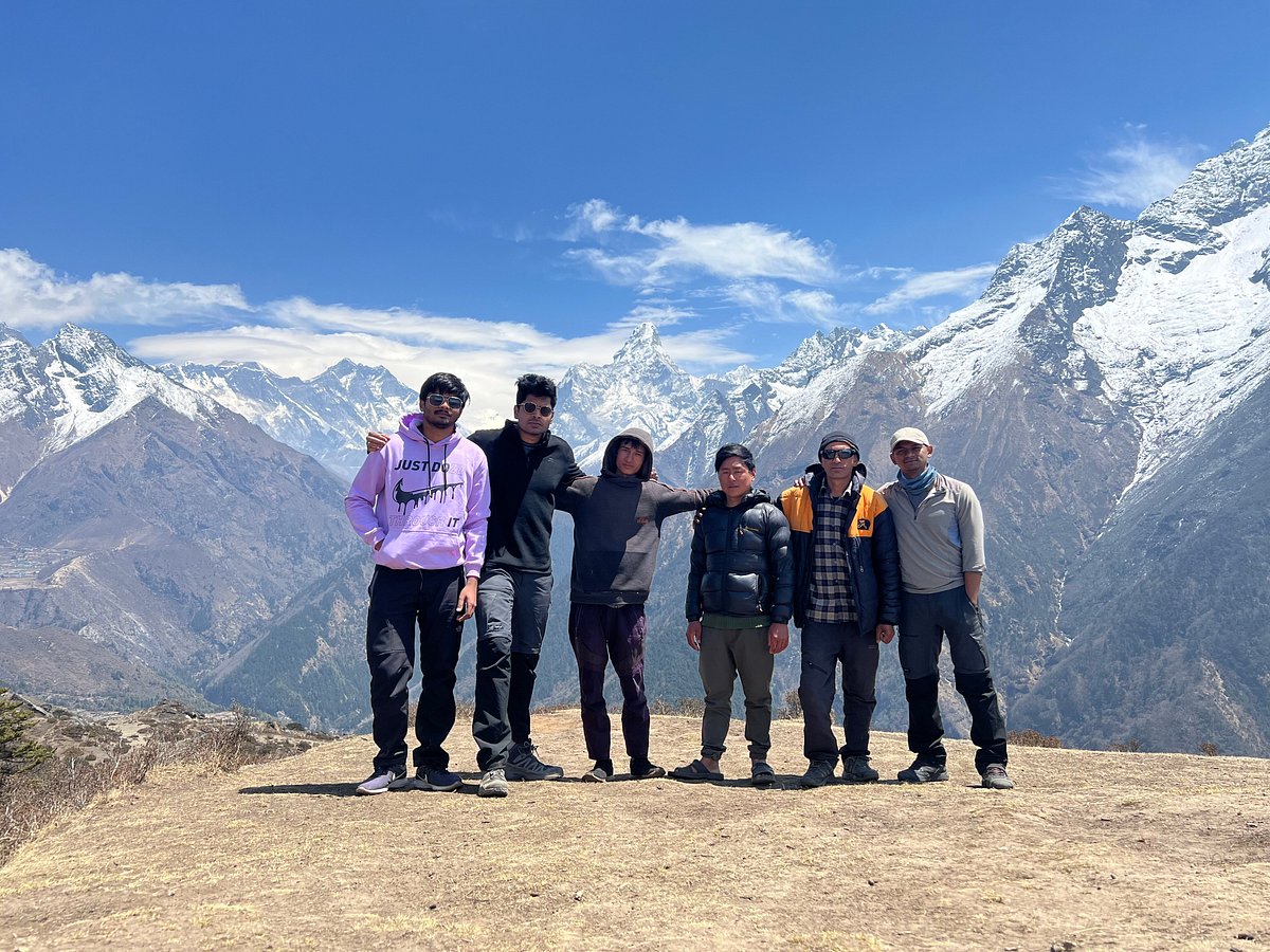Makalu Base Camp Trek - 17 Days